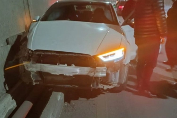Şırnak'ta otomobil bariyerlere &ccedil;arptı! 3 yaralı