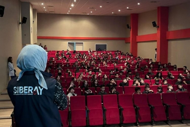 Bursa Emniyet M&uuml;d&uuml;rl&uuml;ğ&uuml;'nden siber g&uuml;venlik eğitimi