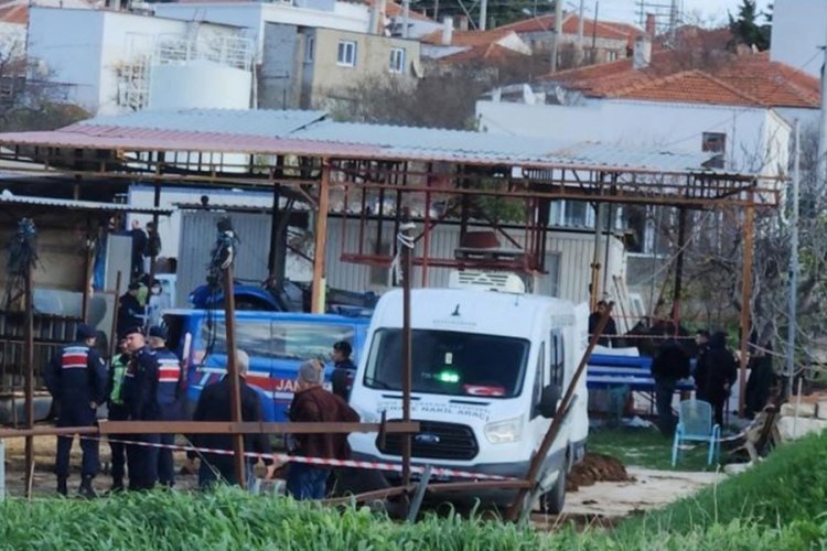 İzmir'de eski muhtar, arazi anlaşmazlığı yaşadığı &ccedil;ifti kurşuna dizdi: 1 &ouml;l&uuml;, 1 yaralı