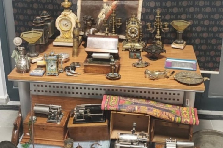 Yalova'da bir otomobilde 71 tarihi eser ele ge&ccedil;irildi