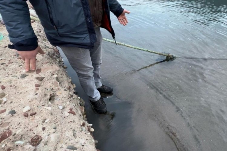 Bartın'da fırtına sonrası liman kum ile doldu