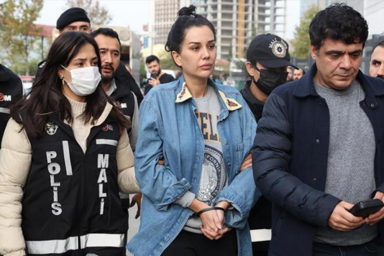 Dilan Polat 11 g&uuml;nd&uuml;r hastanede tedavi g&ouml;r&uuml;yor