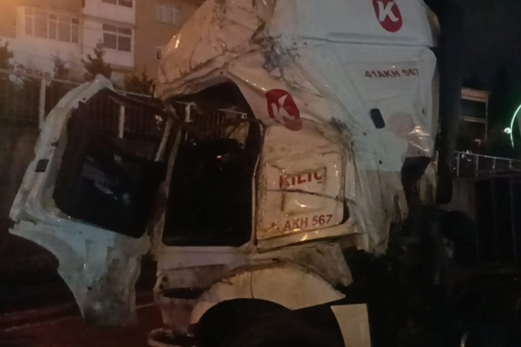 Kocaeli'de kaza! Yaralılar var