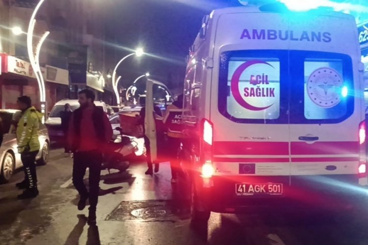 Kocaeli'de motosiklet ile otomobil &ccedil;arpıştı! 1 yaralı