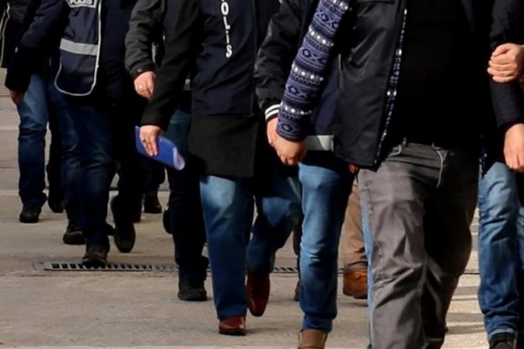 İzmir'deki FET&Ouml; operasyonunda 5 kişi yakalandı