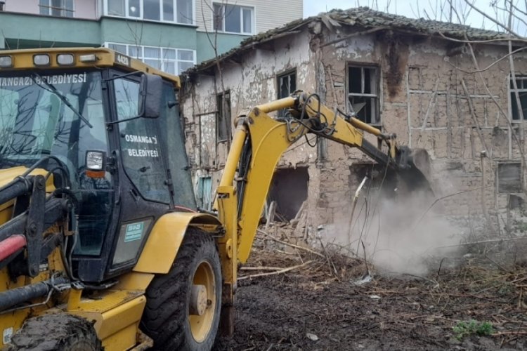Bursa'da metrukla m&uuml;cadele yeni yılda da s&uuml;r&uuml;yor