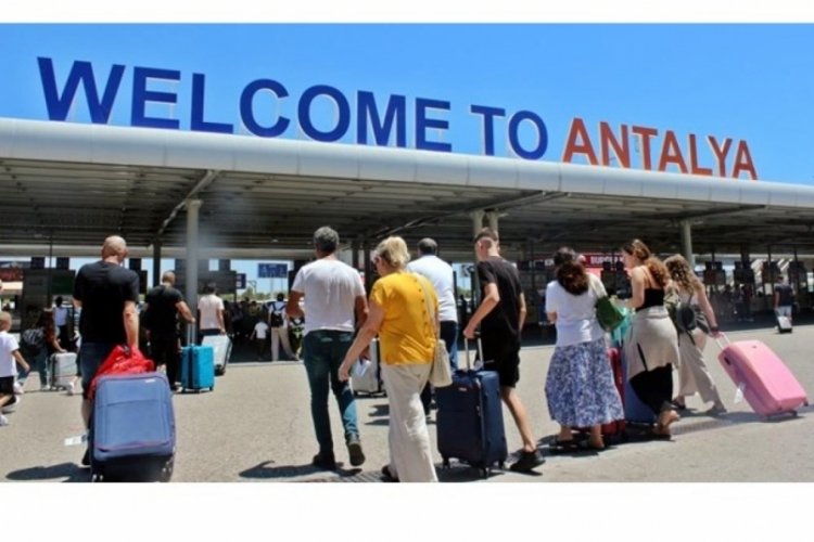 Antalya'da turist rekoru