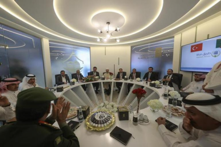 Diyanet İşleri Başkanı, 2024 Yılı Hac ve Umre Hizmetleri Fuarı'nı ziyaret etti
