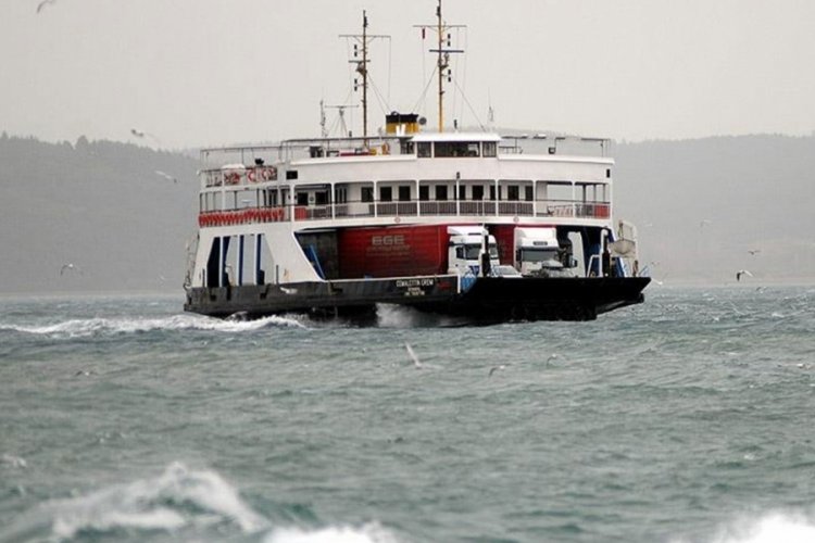 İzmir'de arabalı vapur seferleri, olumsuz hava şartları nedeniyle iptal edildi