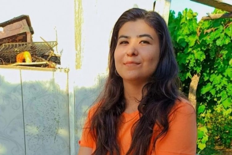Akrabaları ile otururken yandaki odaya ge&ccedil;ip av t&uuml;feği ile kendini vurdu