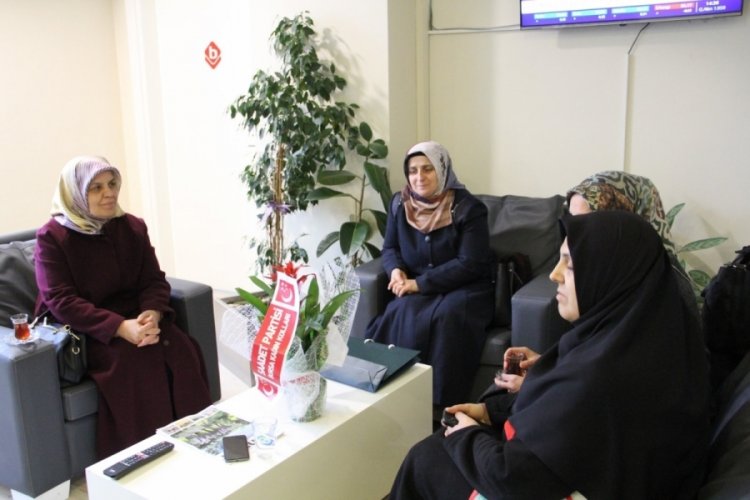 Saadet Partisi Bursa İl Kadın Kolları: Haftanın 6 g&uuml;n&uuml; sahadayız