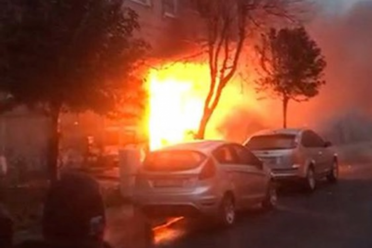 İstanbul'da elektrikli bisiklet at&ouml;lyesinde yangın! 1 yaralı