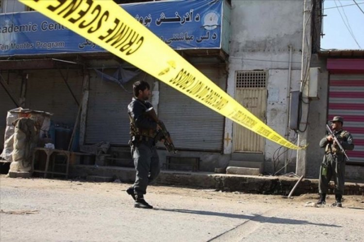 Afganistan'da alışveriş merkezindeki el bombalı saldırı! 2 kişi &ouml;ld&uuml;