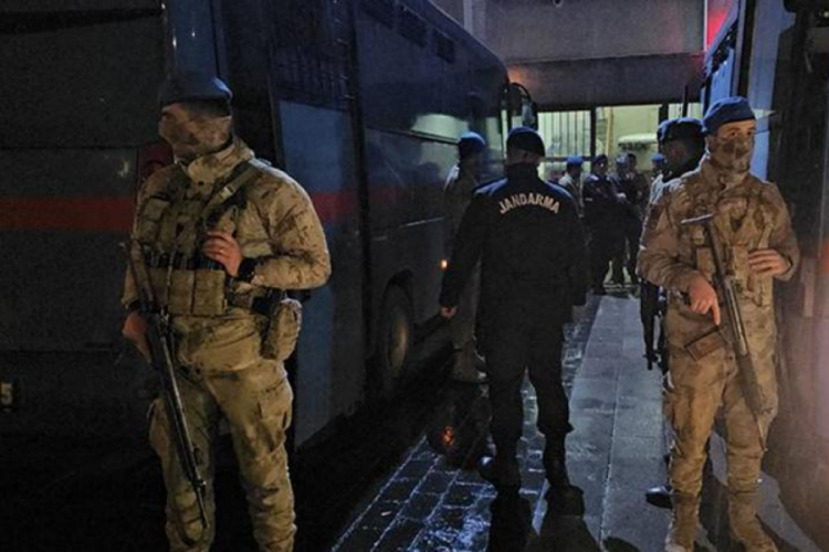 &Ouml;rg&uuml;t liderliğiyle su&ccedil;lanan sanık: Hurdacılık torbacılığa daha ağır basar
