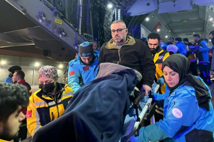 Gazze'den 85 hasta ve yaralı T&uuml;rkiye'ye getirildi
