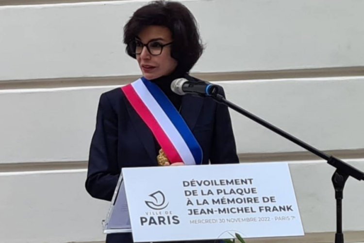 Fransa'nın yeni K&uuml;lt&uuml;r Bakanı partisinden ihra&ccedil; edildi!