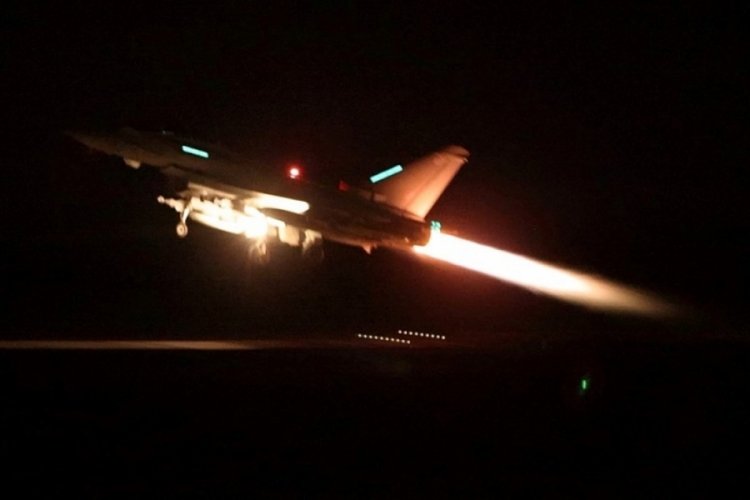 ABD ve İngiltere'den Yemen'de hava saldırısı: Husi hedefleri vuruldu