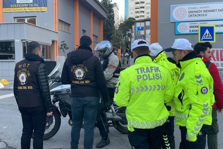 İstanbul'da okulların &ccedil;evresinde denetim