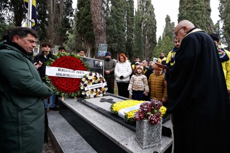 Lefter K&uuml;&ccedil;&uuml;kandonyadis vefatının 12. yılında anıldı