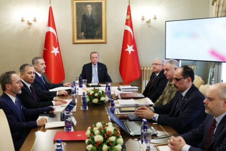 Dolmabah&ccedil;e'deki kritik g&uuml;venlik toplantısı sona erdi!