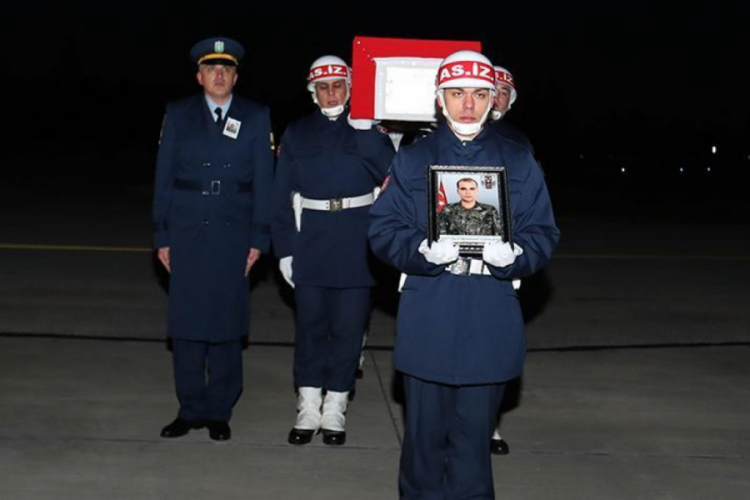Şehit s&ouml;zleşmeli Er Muhammed Tunahan Evcin i&ccedil;in t&ouml;ren d&uuml;zenlendi