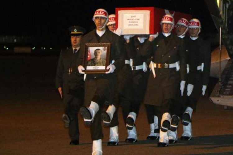 Şehit S&ouml;zleşmeli Er Atar'ın cenazesi Samsun'a g&ouml;t&uuml;r&uuml;ld&uuml;