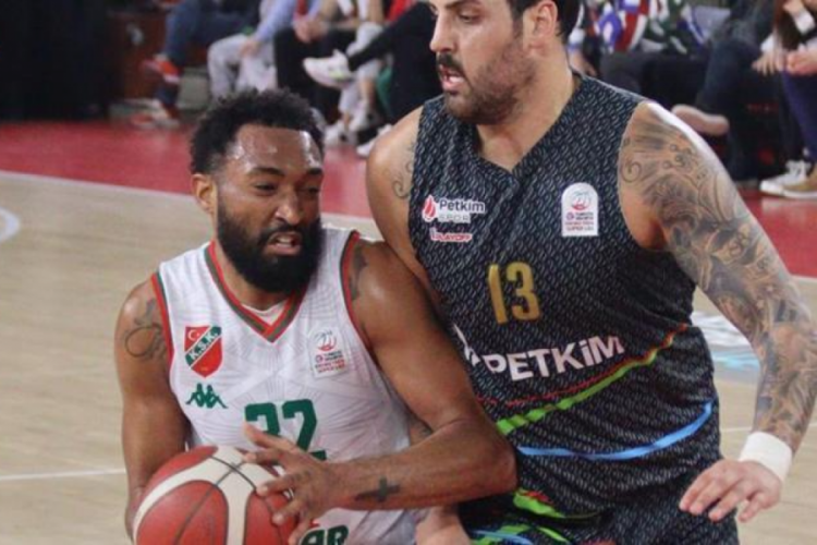 Pınar Karşıyaka, Aliağa Petkimspor'u mağlup etti