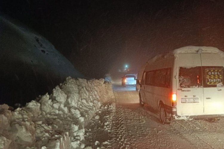 Hakkari'de kar ve tipi etkili oldu