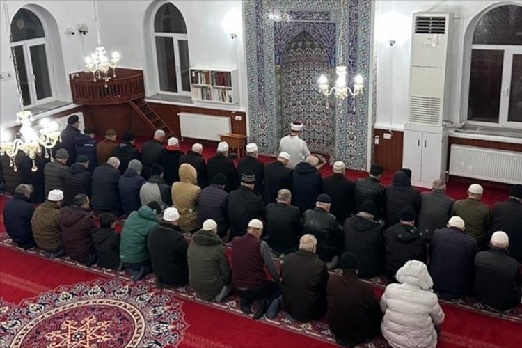 Bursa ve &ccedil;evre illerde camilerde şehitler i&ccedil;in dua edildi!