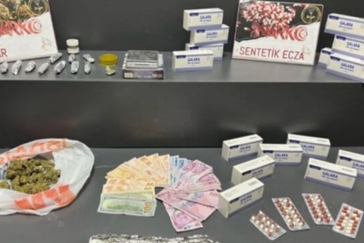 İzmir'de motokurye gibi giyinen 'torbacı' yakalandı