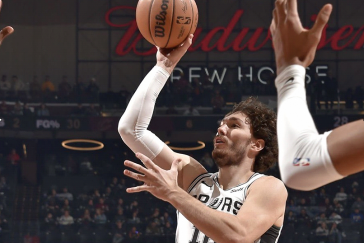 Cedi Osman'dan 3 &uuml;&ccedil;l&uuml;k!