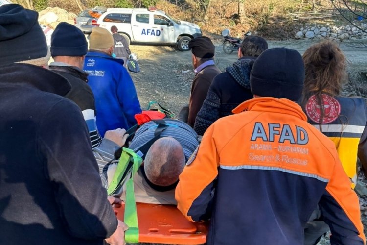 Isparta'da doğada y&uuml;r&uuml;rken d&uuml;şerek yaralanan kişi kurtarıldı