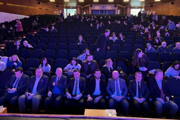 Bursa'da Y&uuml;z&uuml;nc&uuml;yıl İkliminde E-Ticaret ve Dijital D&ouml;n&uuml;ş&uuml;m Zirvesi