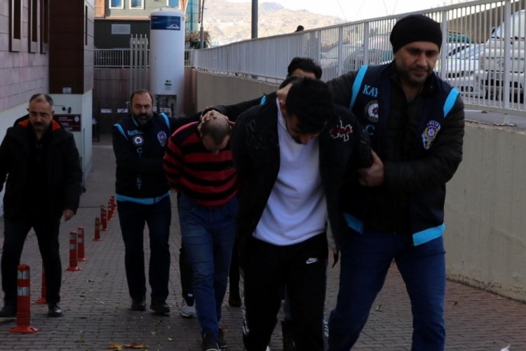 İki kardeşi uyuşturucu parası i&ccedil;in &ouml;ld&uuml;rm&uuml;ş