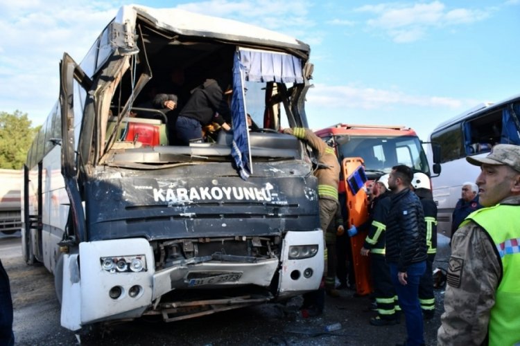 İş&ccedil;i servislerinin &ccedil;arpıştığı kazada yaralı sayısı 11 oldu