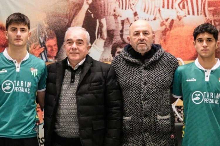 Bursaspor, Ahmet Hakan Atış ve Ahmet Berke Ay'la profesyonel s&ouml;zleşme imzaladı