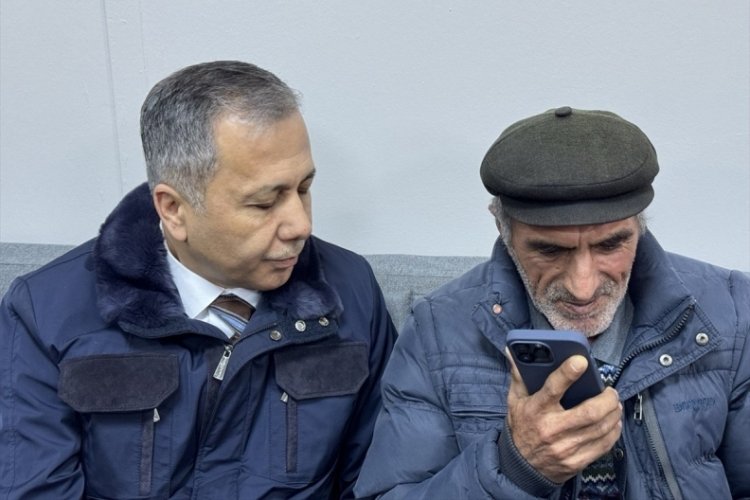 Cumhurbaşkanı Erdoğan, şehit M&uuml;sl&uuml;m &Ouml;zt&uuml;rk'&uuml;n babasıyla telefonda g&ouml;r&uuml;şt&uuml;
