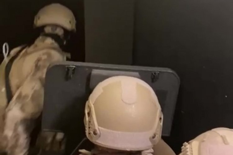 Balıkesir'de zanlıların tespiti i&ccedil;in polis kurye kılığına girdi