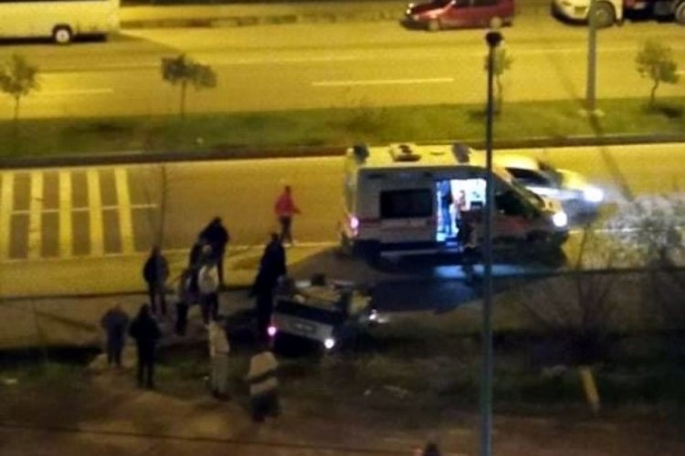 Bartın'da virajı alamayan ara&ccedil; kanala d&uuml;şt&uuml;: 1 yaralı