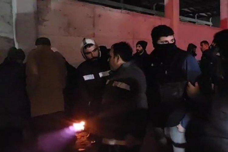 Tekirdağ'da toprak altında kalan iş&ccedil;iler i&ccedil;in umutlu bekleyiş s&uuml;r&uuml;yor
