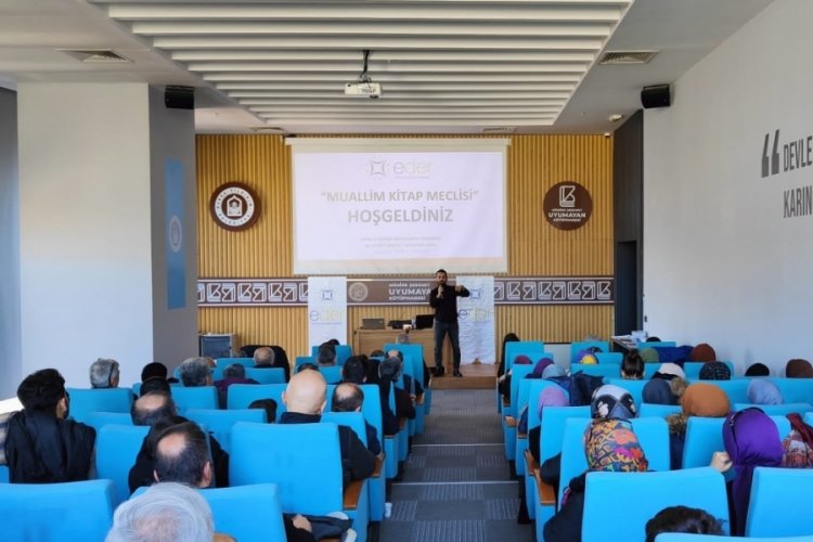 Bursa'da 'Eğitim Değişim Okumaları Muallim Kitap Meclisi'ne yazar Seyfullah Şenel konuk oldu