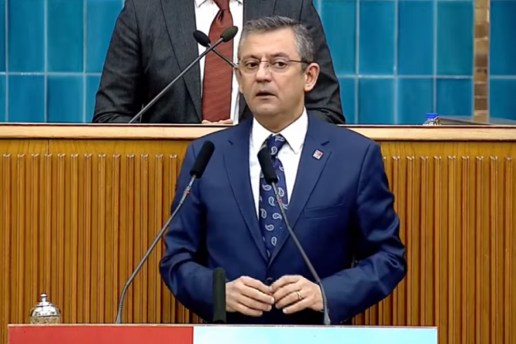 &Ouml;zg&uuml;r &Ouml;zel: Bazı telefonların gelmesi, gelmemesinden daha k&ouml;t&uuml;d&uuml;r