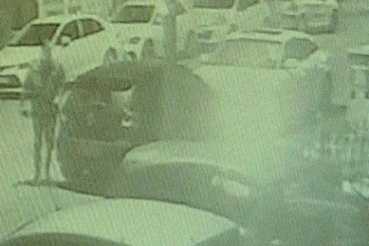 Ankara'da eski kız arkadaşının sevgilisinin otomobilinin ayna ve sileceklerini kırdı