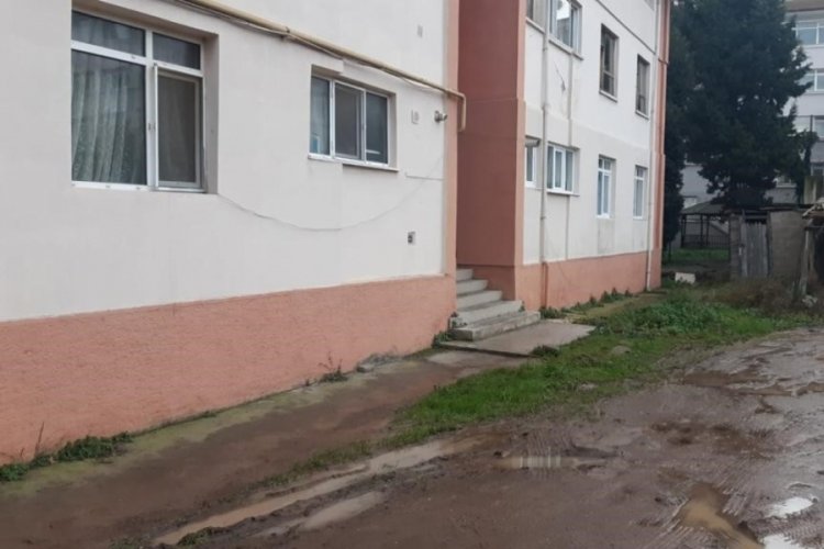 Kocaeli'nde bir kişi kardeşini bı&ccedil;akladı