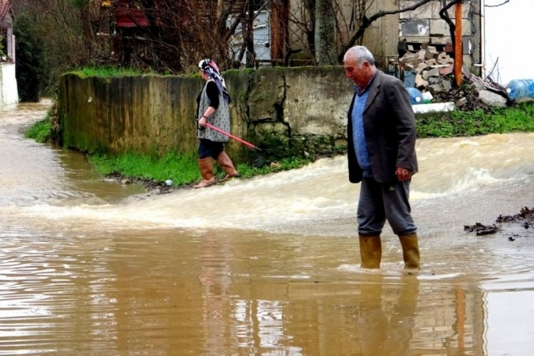 Muğla'da bazı sokaklar yağmur sonrası sular altında kaldı