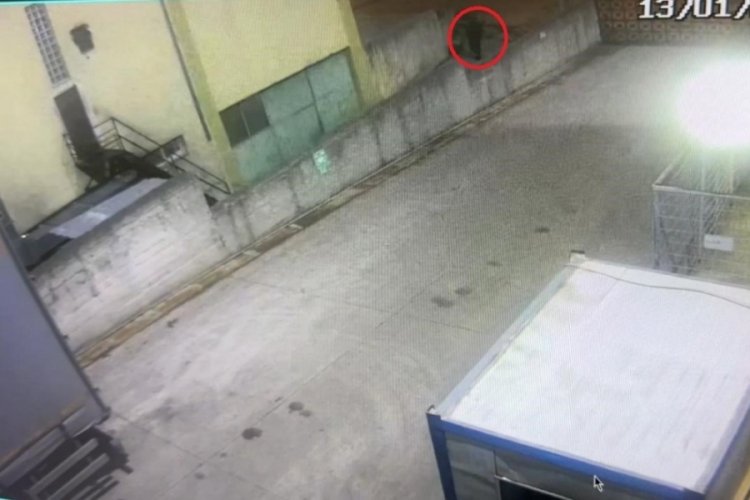 Bursa'da fabrikanın &ccedil;elik kasasını patlattı, ilk iş Iphone 15 aldı!