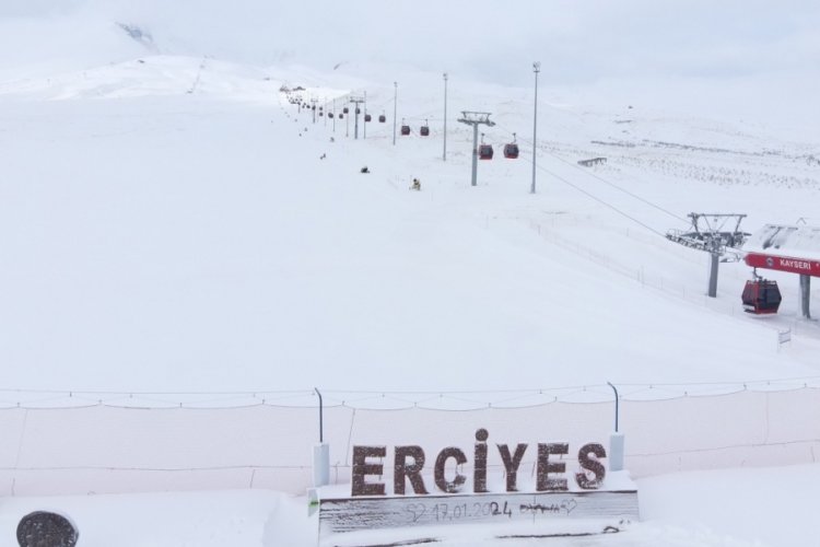 Erciyes'te kar kalınlığı 110 santimetreye ulaştı