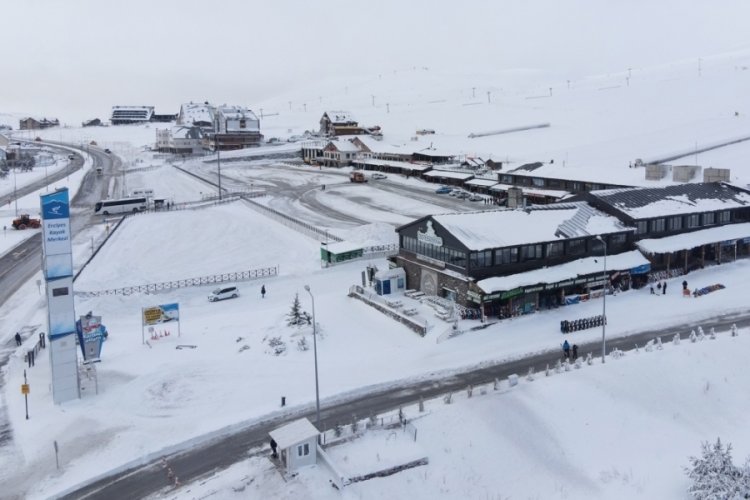 Kayseri'de kar kalınlığı 110 santimetreye ulaştı