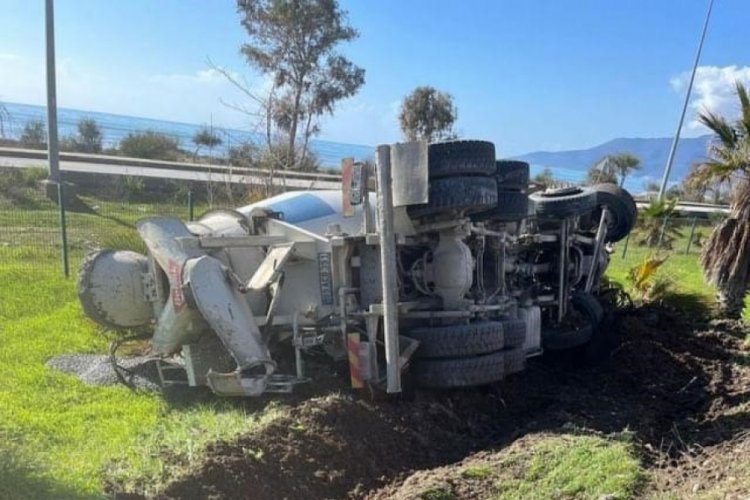 Antalya'da beton mikserinin &ccedil;arptığı adam feci şekilde can verdi