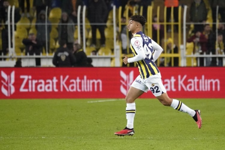 Fenerbah&ccedil;e'de 18 yaşındaki Efekan ve Ahmet Necat, ilk kez oynadı